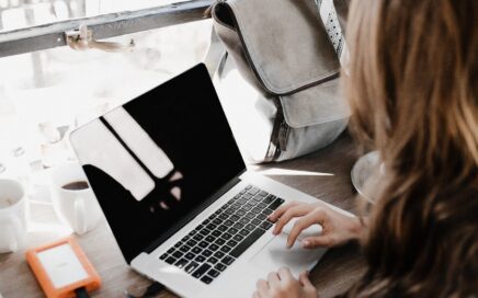 Image of woman working on laptop by Andrew Neel on Pexels