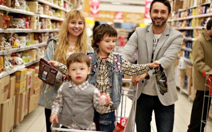 Family shopping courtesy Pixabay