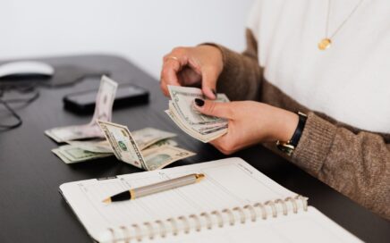 Photo of person counting money by Karolina Grabowska on Pexels