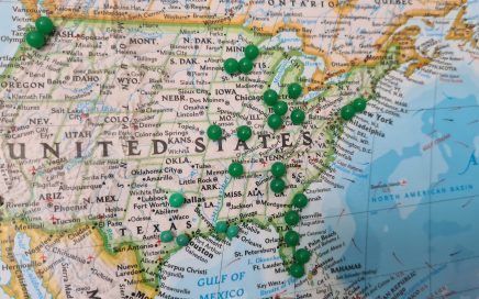 Images of a US map with pins in it courtesy Unsplash